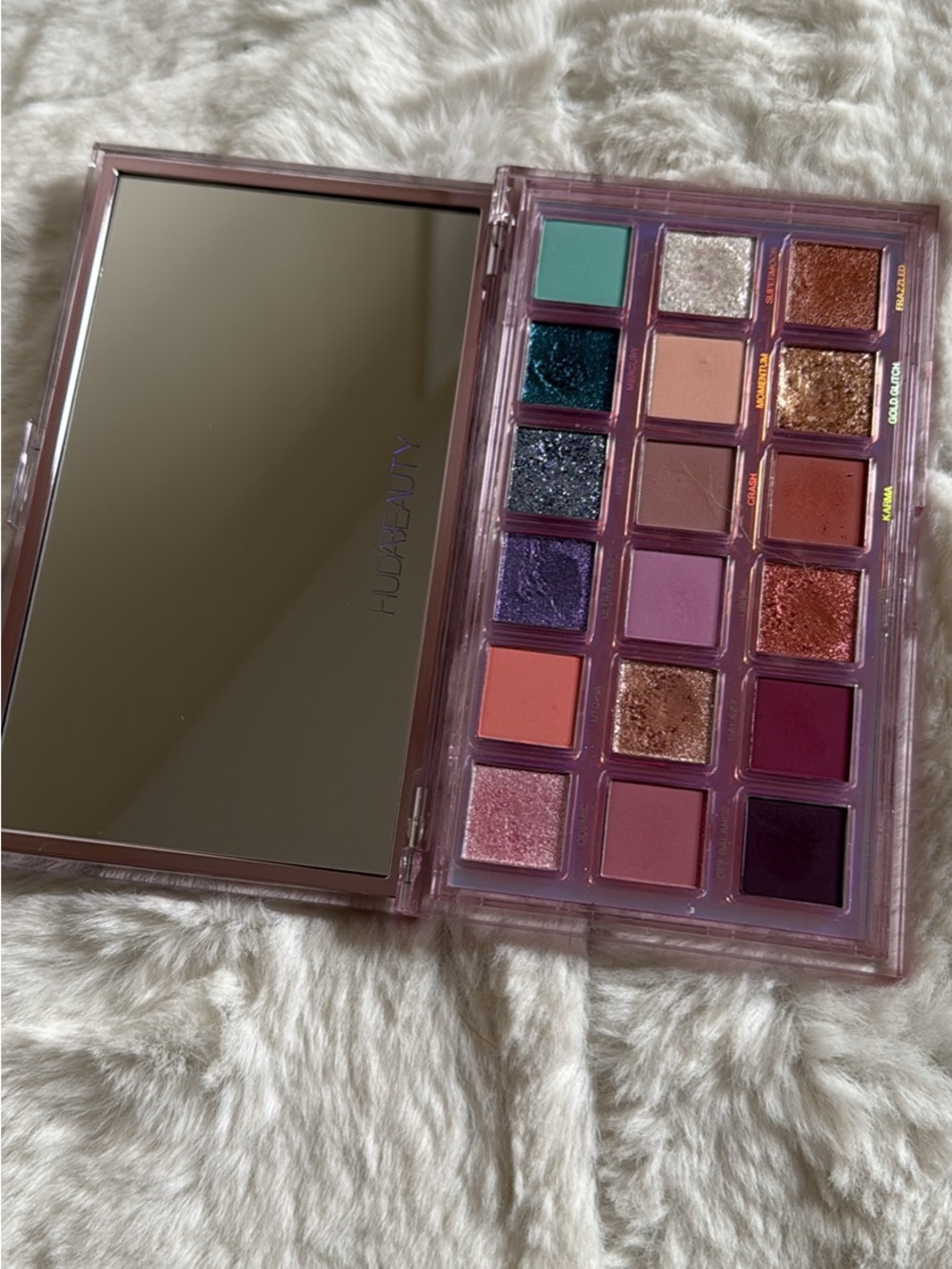 HUDA BEAUTY Mercury Retrograde Eyeshadow Palette - Picture 2 of 2